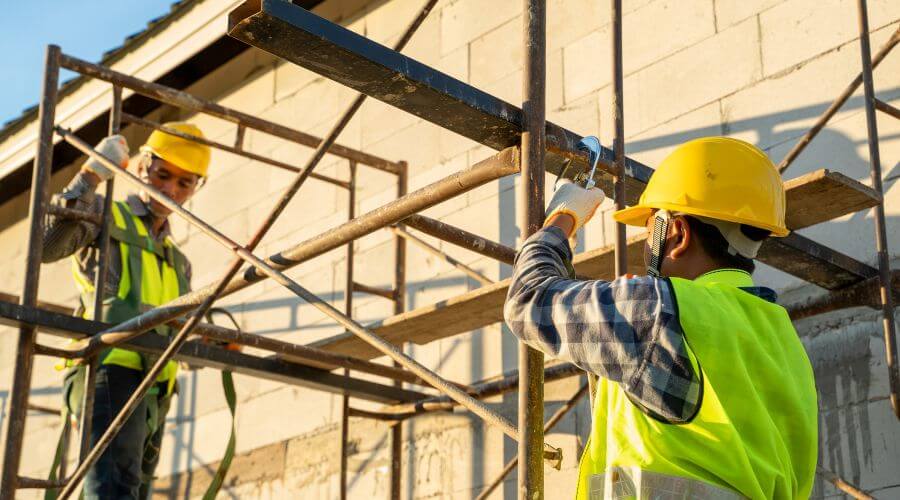 Professional gutter cleaning in Coello, IL